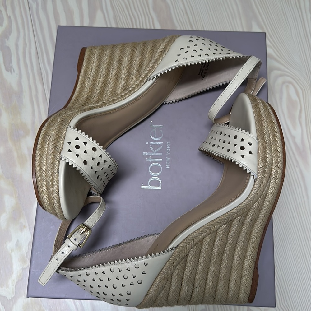 Botkier Jamie platform wedge. Cream Size 8.5 perfect condition.